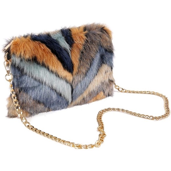 Source Unknown Handbags - Faux fur bag chain strap fun fur! Clutch or shoulder bag with charm